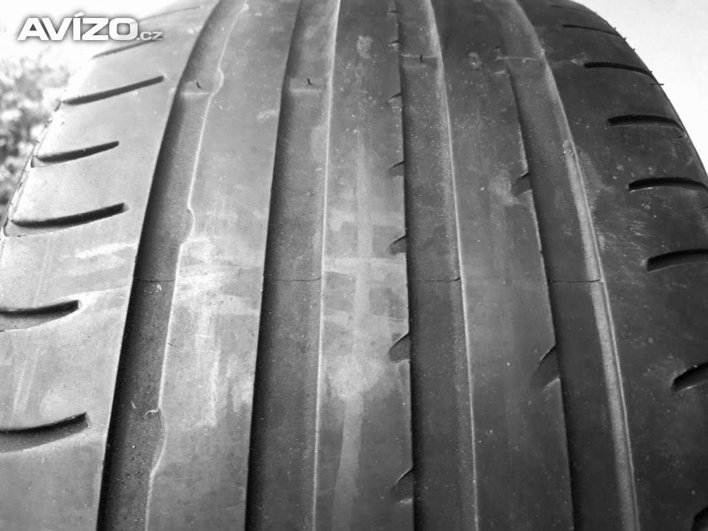 Po 2ks letních pneu 245/35 R20: