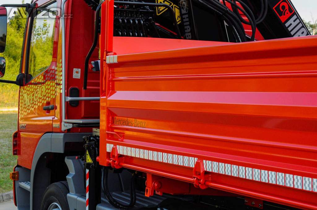 Foto inzerátu MERCEDES ATEGO 1222 TŘÍSTRANNÝ SKLÁPĚČ + HYDRAULICKÁ RUKA