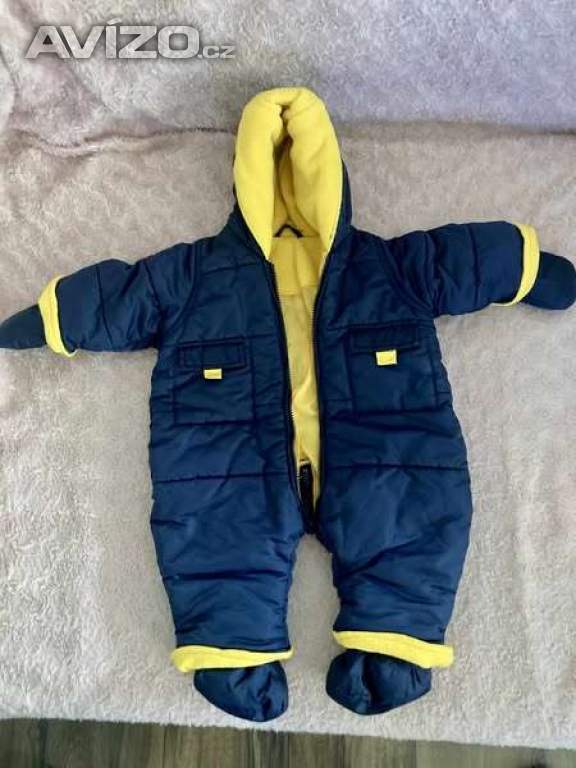 Za symbolickou cenu různé kojenecké oblečení