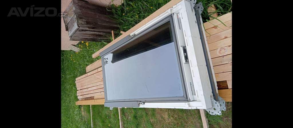 Střešní okna Velux 2kusy