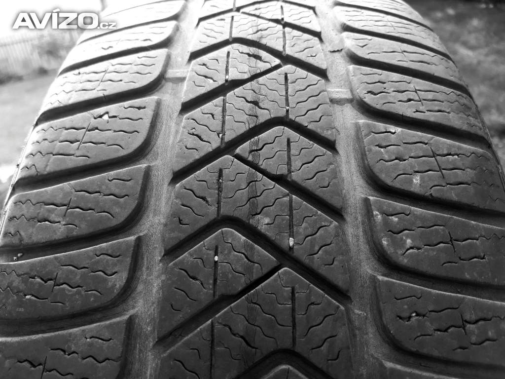 2ks zimních pneu 225/50 R17 Pirelli 