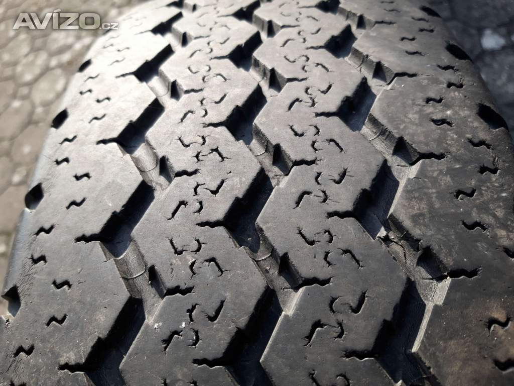 Sada zátěž. pneu 215/70 R15C Michelin 
