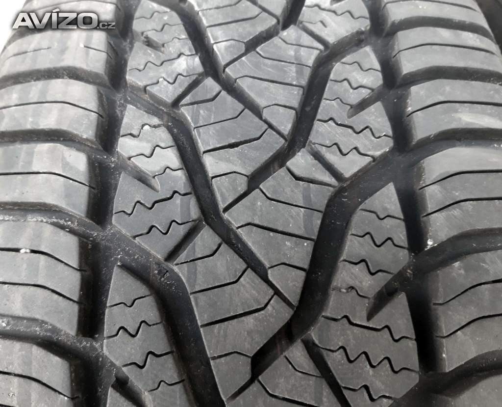 Po 2ks zimních pneu 185/65 R15: