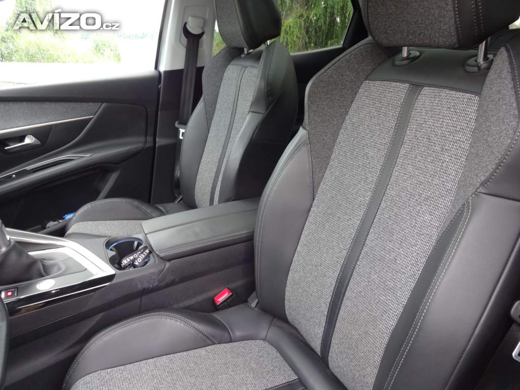 Foto inzerátu Peugeot 3008 1.2 PureTech 96 kW – pravidelný servis 