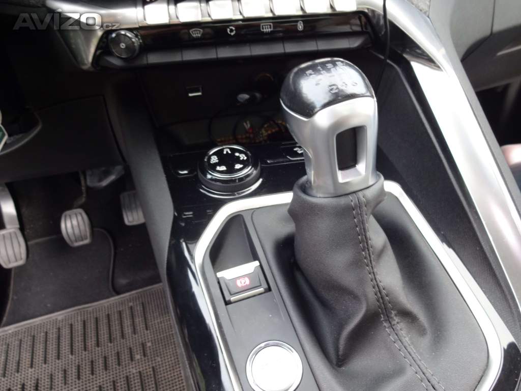 Foto inzerátu Peugeot 3008 1.2 PureTech 96 kW – pravidelný servis 