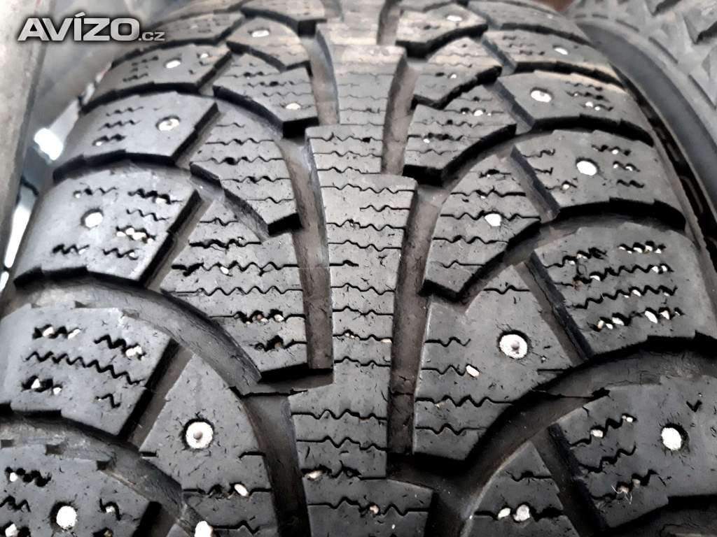Po 2ks zimních pneu 205/55 R16: