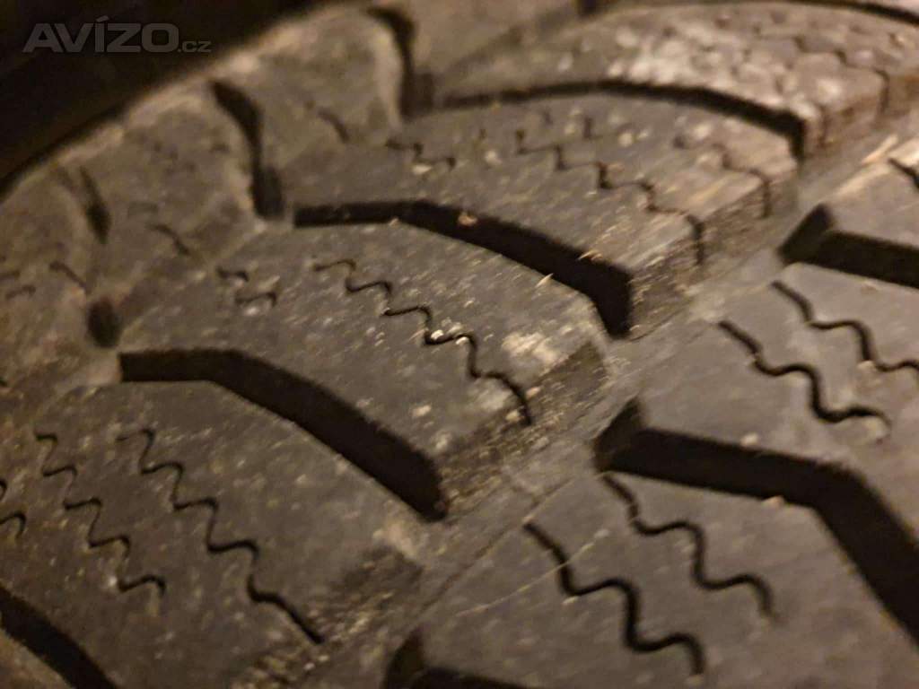 Foto inzerátu PNEU 245/50/18,ZIMNI,2KS,WINGUARD SPORT,VZOREK 6MM STRED-4MM KRAJE
