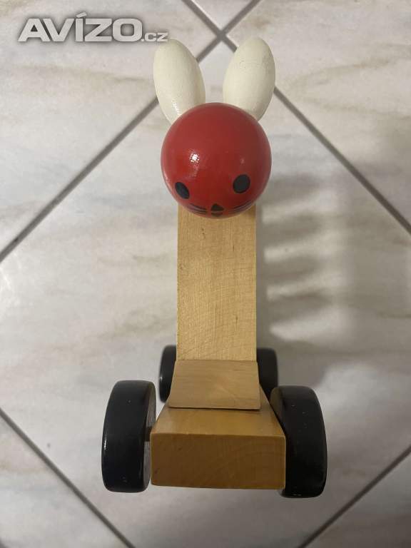 Foto inzerátu Dětské dřevěné počítadlo na kolečkách.
