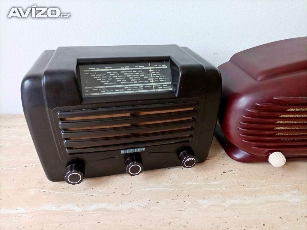 Foto inzerátu Originální bytová dekorace - tři starožitná elektronková rádia řady Talisman