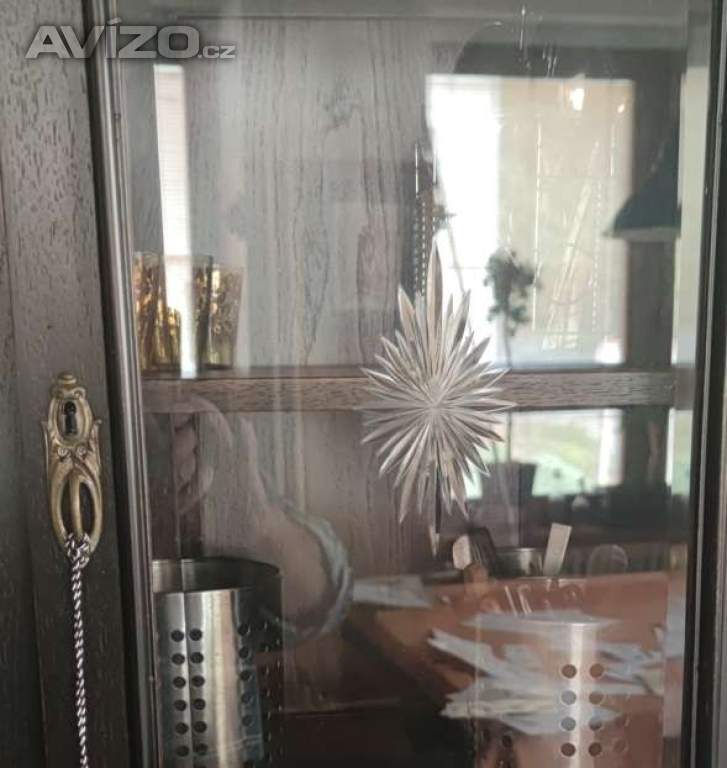 Foto inzerátu Sekretář starožitný.