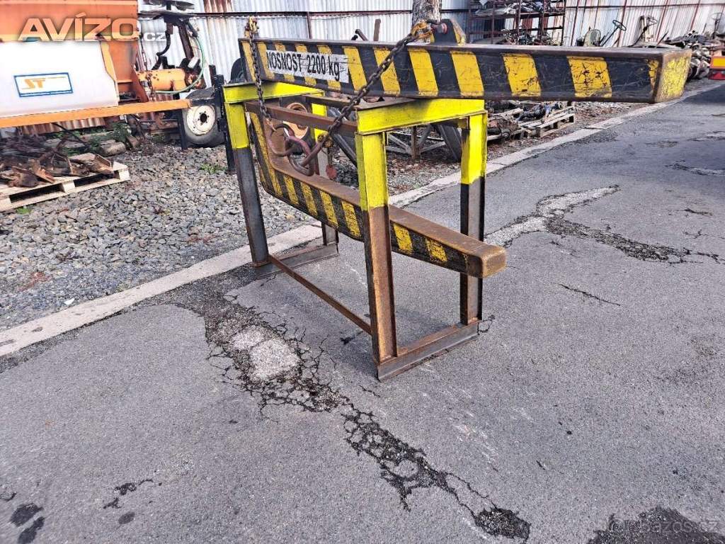 Jeřábové vahadlo pro svitky drátu