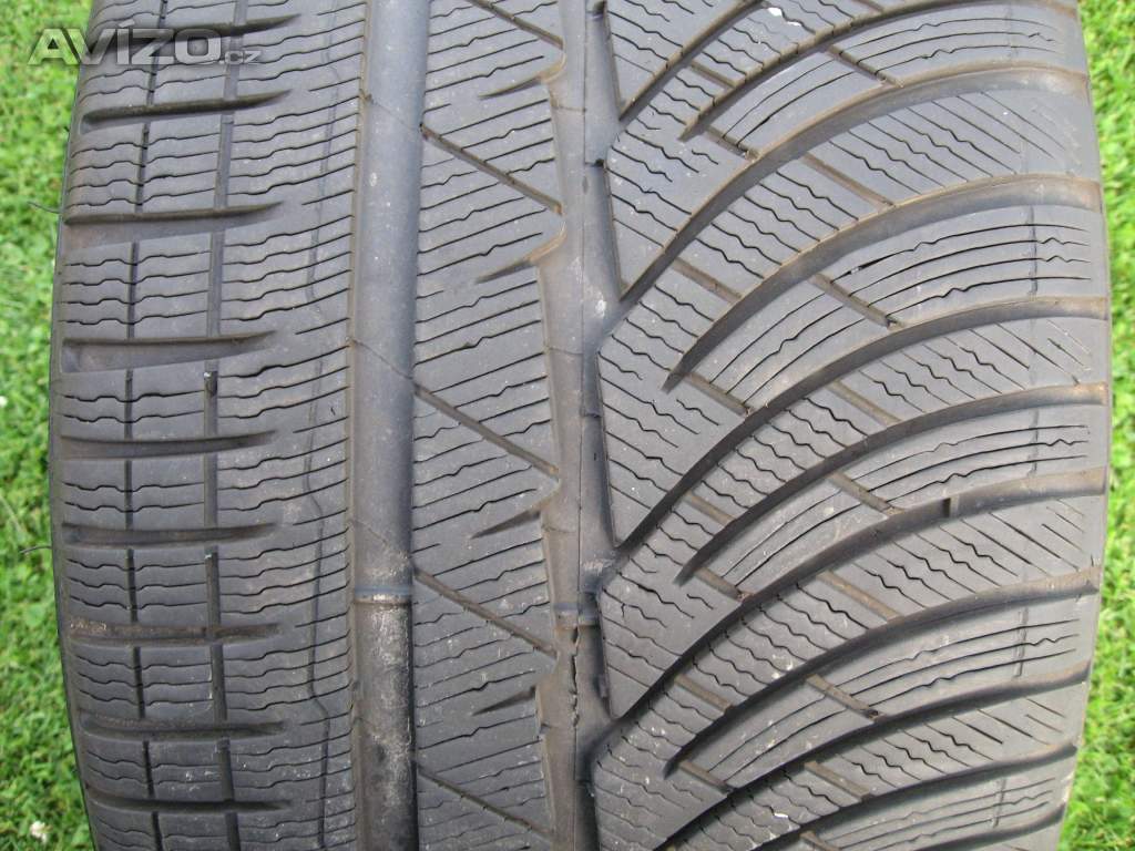 PRODÁM ZIMNÍ PNEU 275/30R20 MICHELIN PA4 97W 2x