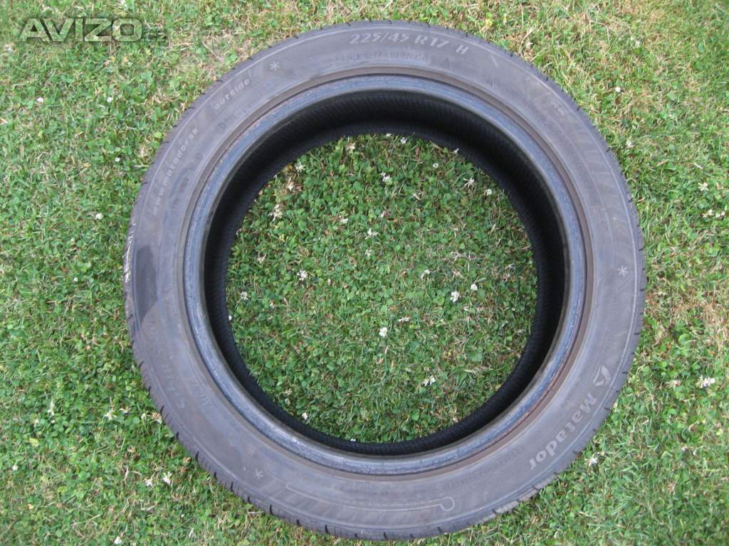 Foto inzerátu PRODÁM ZIMNÍ PNEU 225/45 R17 MATADOR 91H 2x