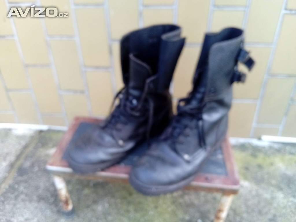 Prodám levně málo nošené kožené panské boty kanady