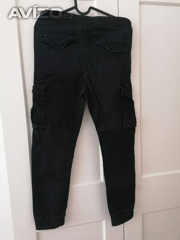 Foto inzerátu Oblečení na slečnu