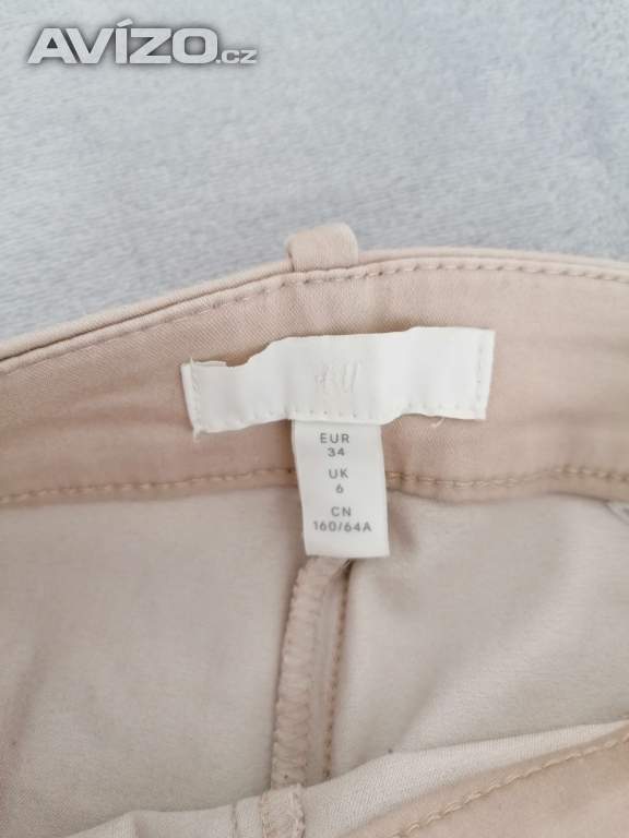 Foto inzerátu Oblečení na slečnu