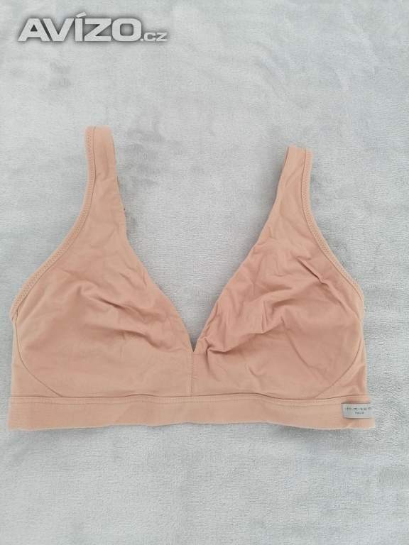 Foto inzerátu Dámské oblečení