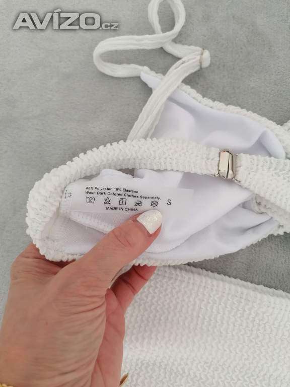 Foto inzerátu Dámské oblečení