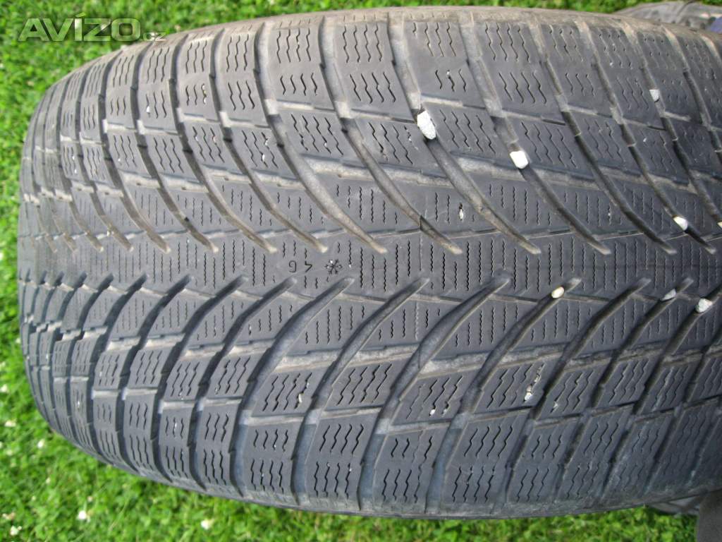 Foto inzerátu PRODÁM ZIMNÍ PNEU 245/40R18 NOKIAN WRSnowproof P 97V 2x