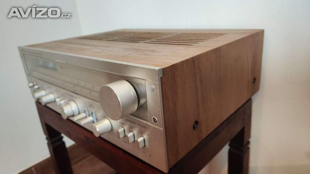 Foto inzerátu stereo receiver Hitachi SR 704 (1978)