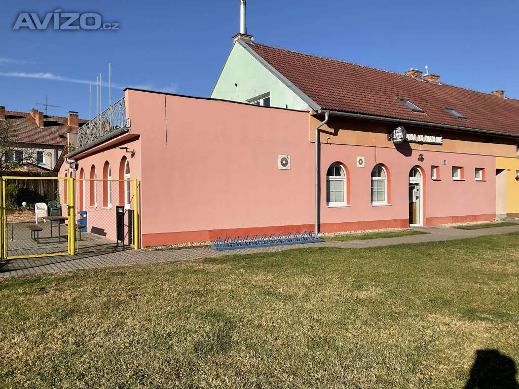 Prodám dům,byt,bývalou resturaci na Kradlově v Dubňanech