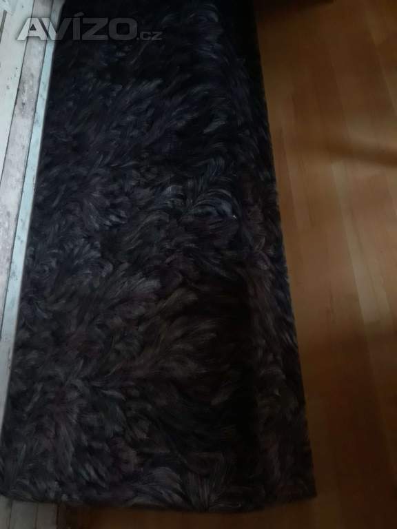 postel s úložným prostorem