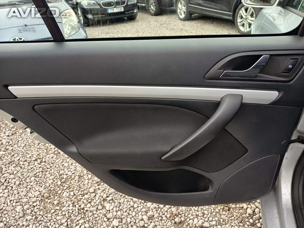 Foto inzerátu Škoda Octavia Combi 1,6TDI Elegance NAVI 