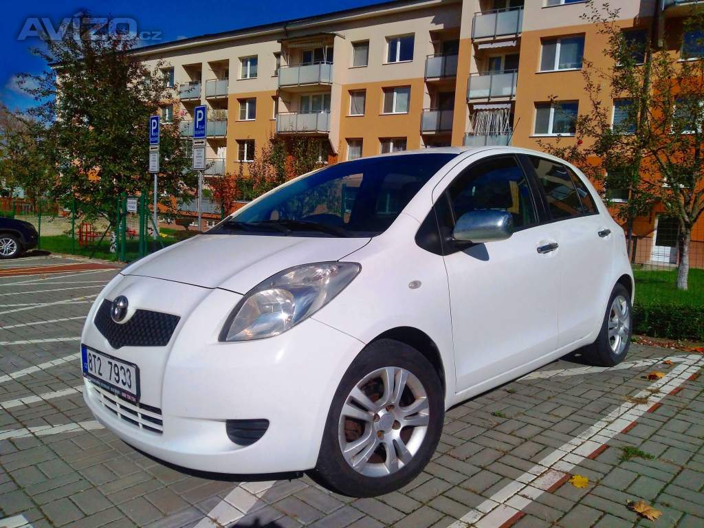 Prodám Toyota Yaris 1.0 51Kw benzín, r. 11/06, nová v ČR.