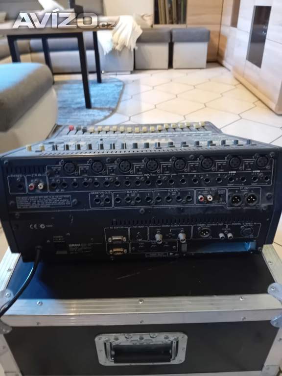 Foto inzerátu Digitální mixážní pult 