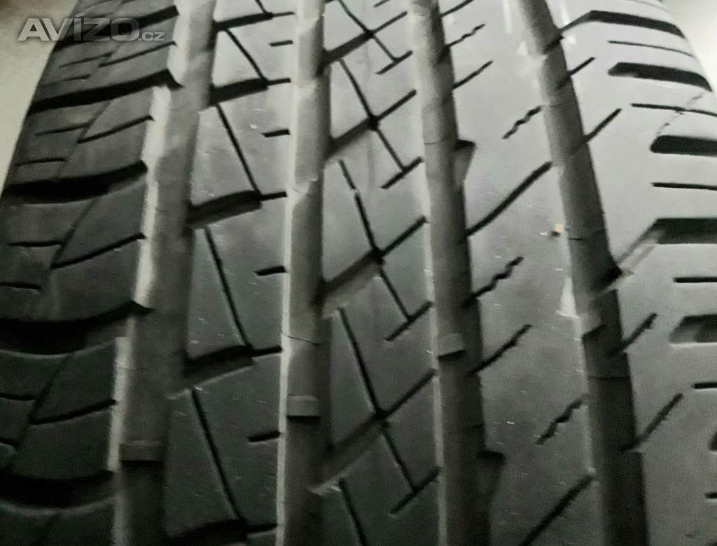 Sada pěkných celoročních pneu 235/50 R18 97W Goodyear
