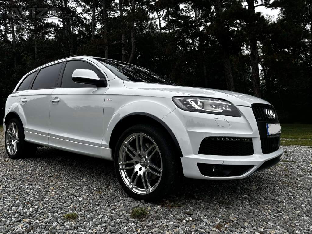 Audi Q7 3.0 TDI S-line Quattro 7 míst