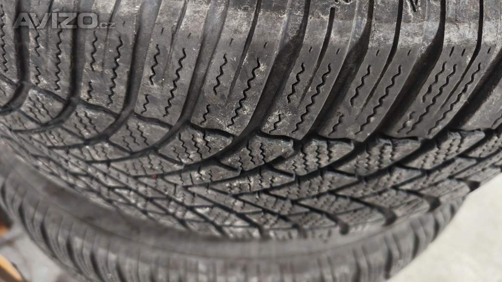 Zimní pneu 205/60/16 Bridgestone