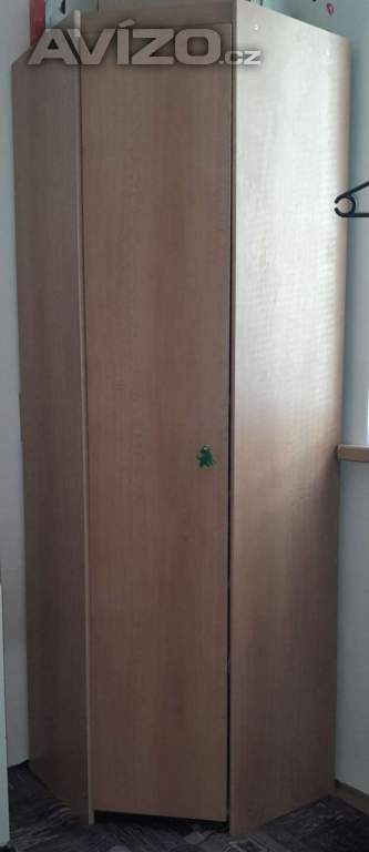 Prodám rohovou skříň