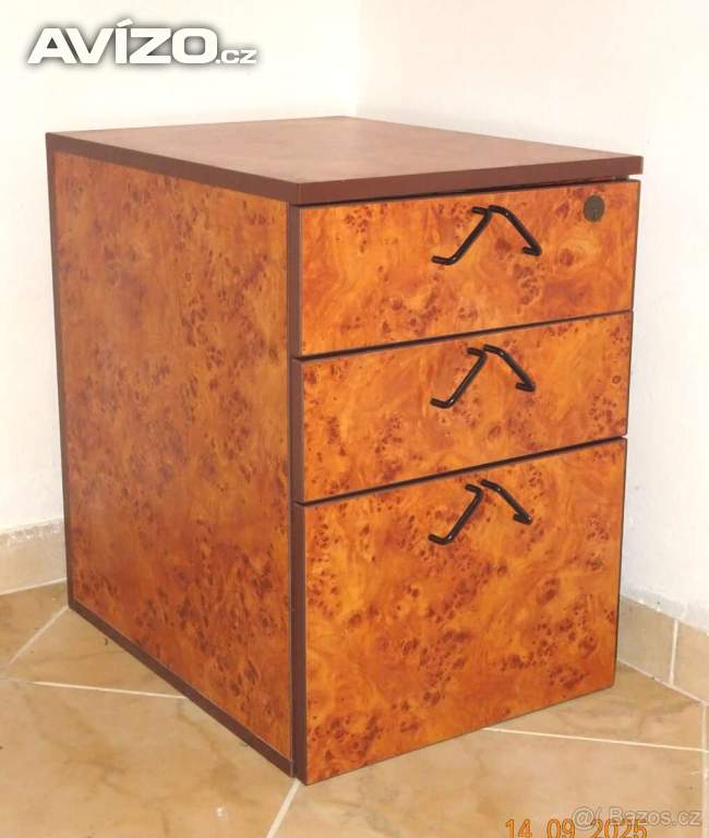 Uzamykatelná komoda v bezvadném stavu. bez poškození.