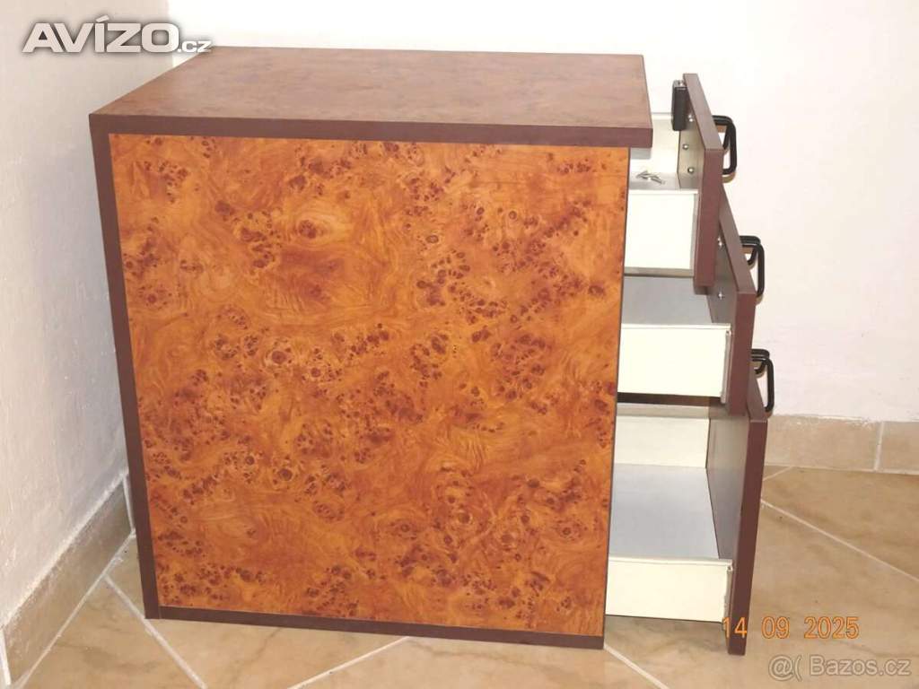 Foto inzerátu Uzamykatelná komoda v bezvadném stavu. bez poškození.