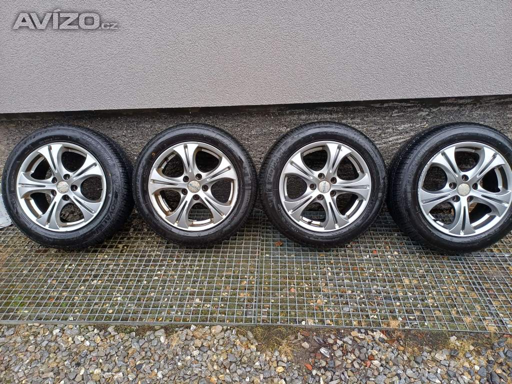 Prodám zimní pneu  Pasuje Pasat b6 atd.