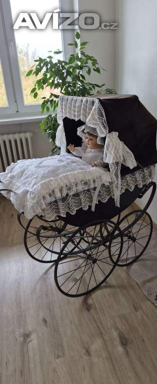 Starozitny kocarek