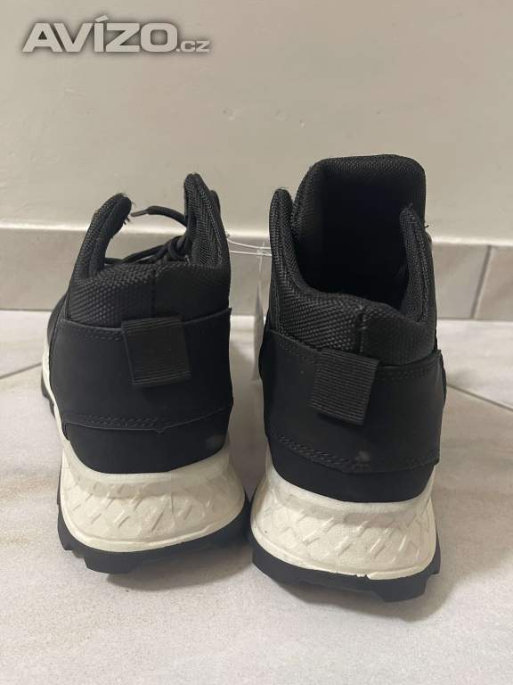 Foto inzerátu Nové kotníkové boty.