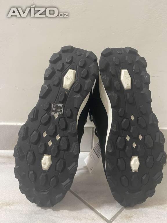 Foto inzerátu Nové kotníkové boty.