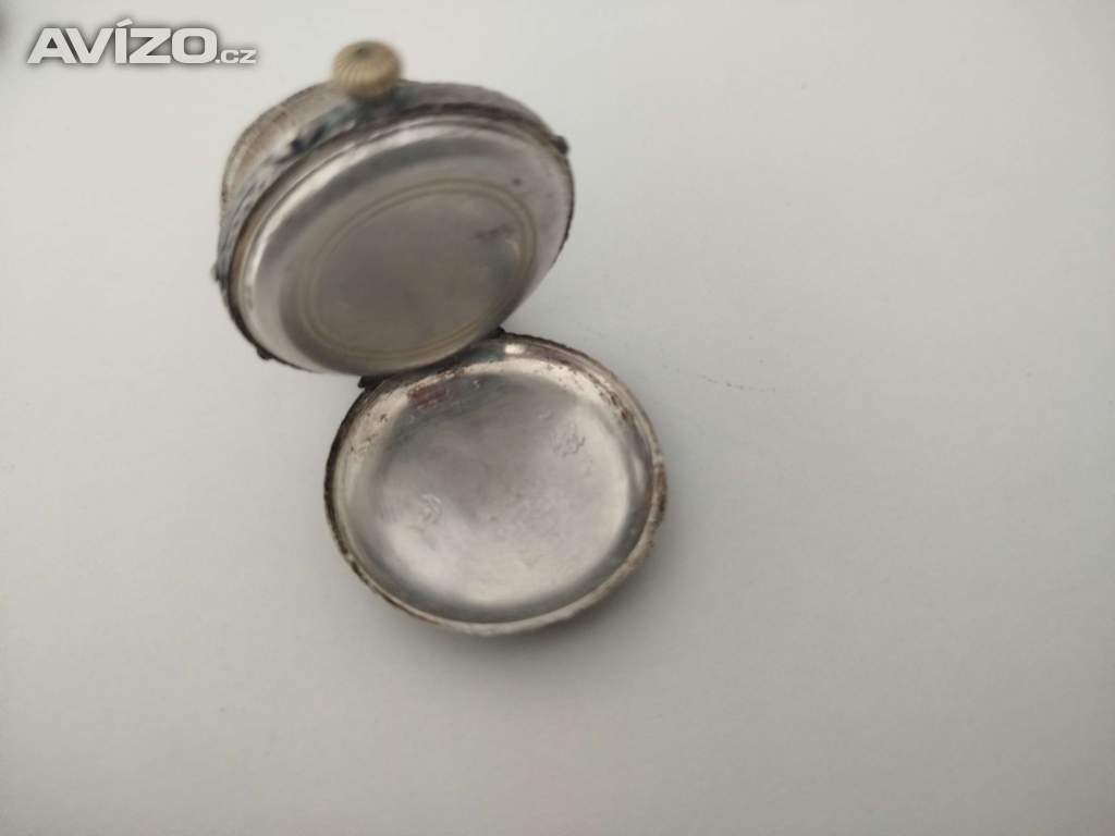 Foto inzerátu Staré stříbrné hodinky (Jeptišky)