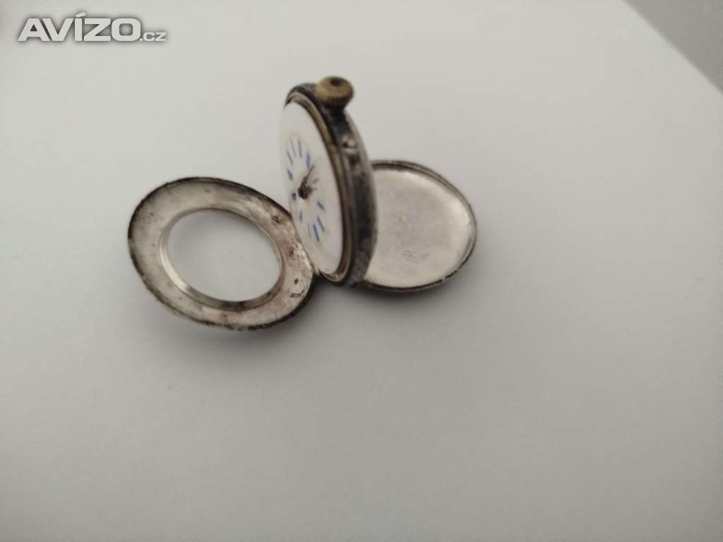 Foto inzerátu Staré stříbrné hodinky (Jeptišky)