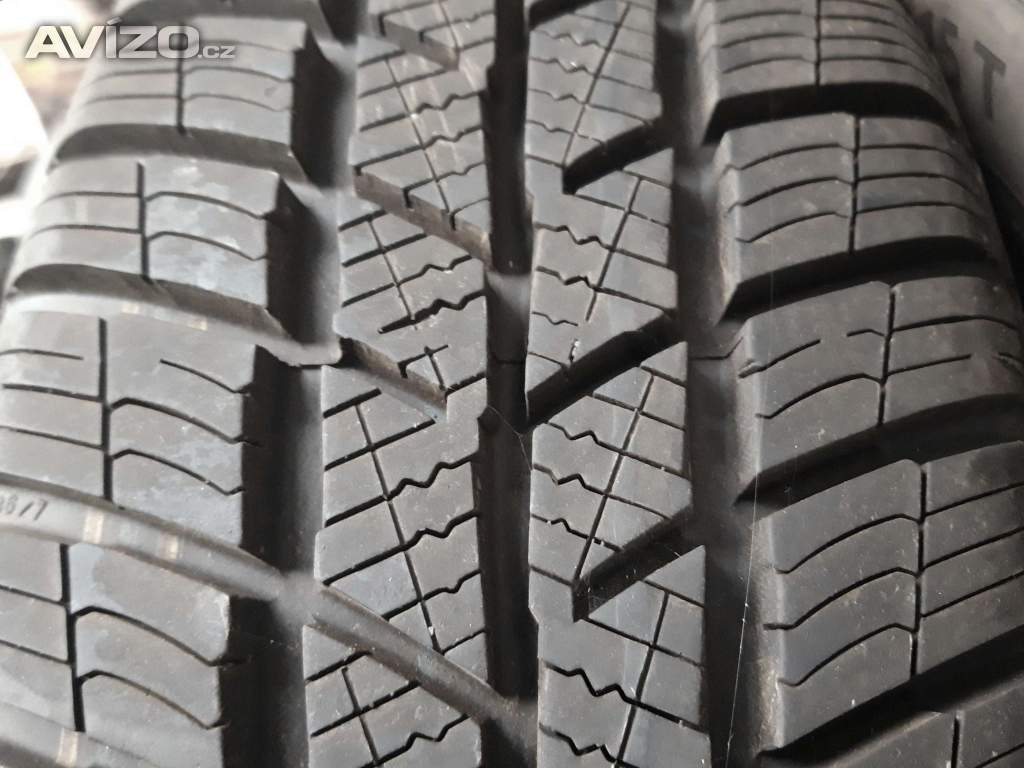 1ks zánovní zimní pneu 215/60 R16 Barum-5