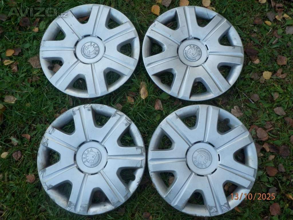 Foto inzerátu 4x Originál poklice kol na ŠKODA FABIA 2  14tky. cena:800kč všechny.