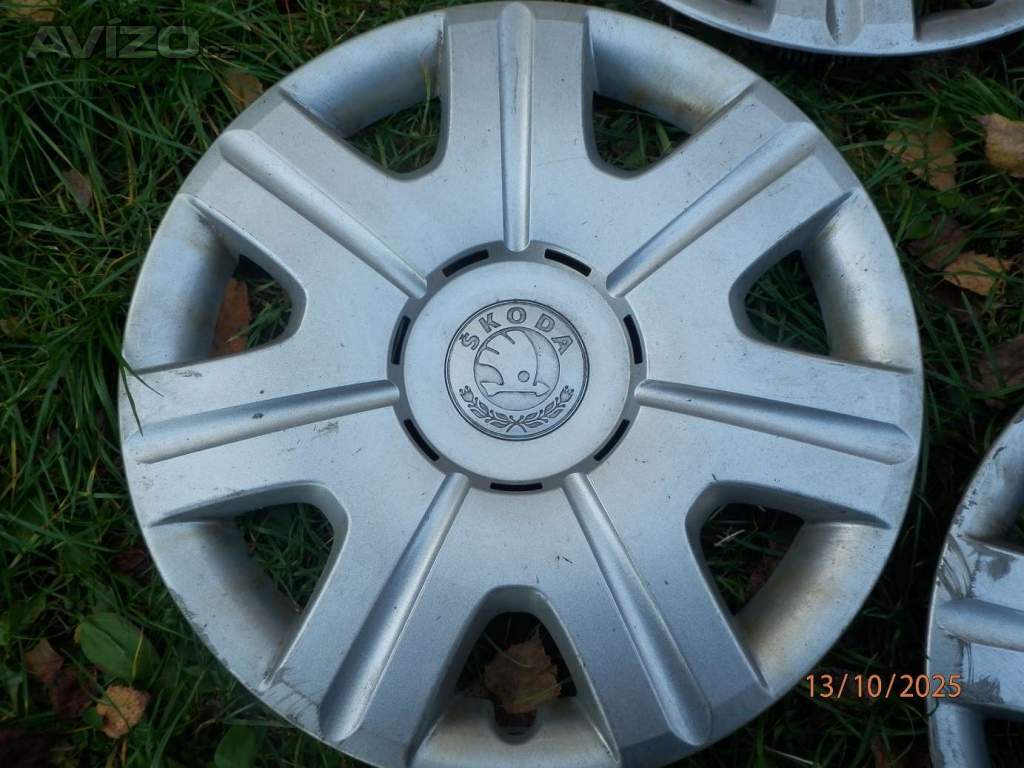 Foto inzerátu 4x Originál poklice kol na ŠKODA FABIA 2  14tky. cena:800kč všechny.