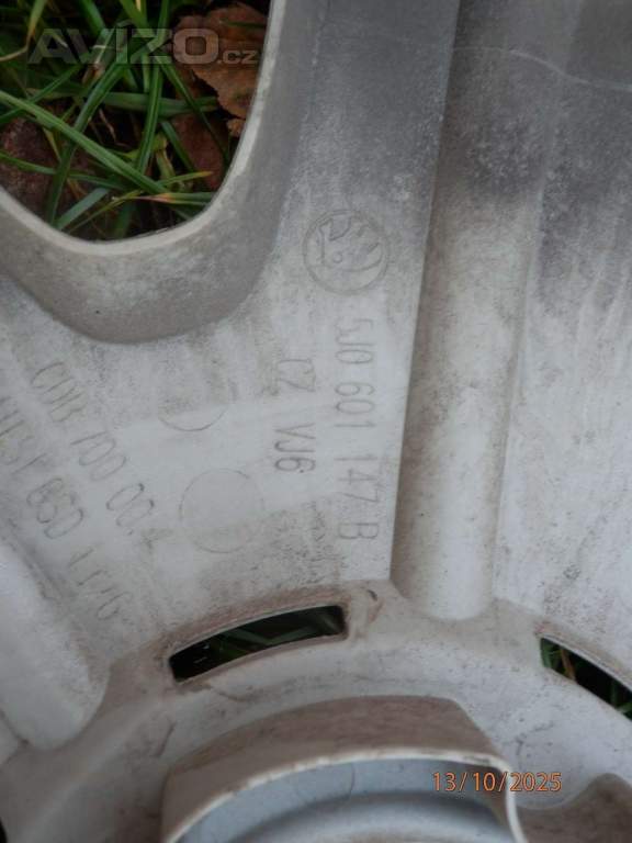 Foto inzerátu 4x Originál poklice kol na ŠKODA FABIA 2  14tky. cena:800kč všechny.