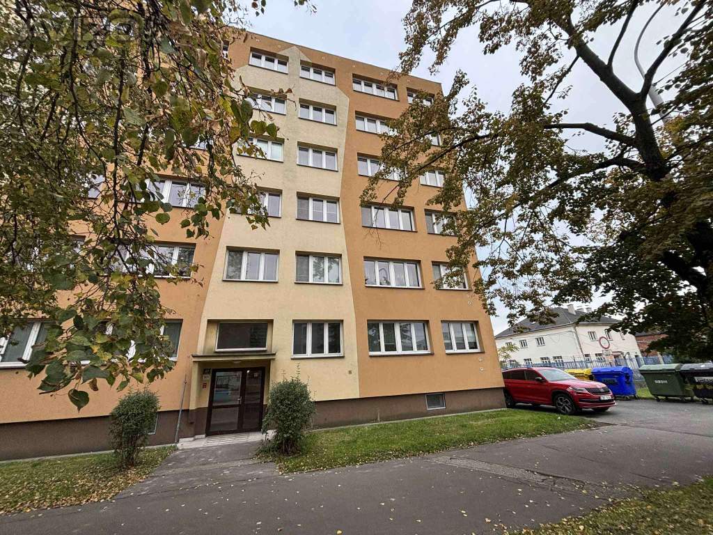 REZERVACE- CENTRUM 3+kk 67m2 + garáž ul.Sokolská třída