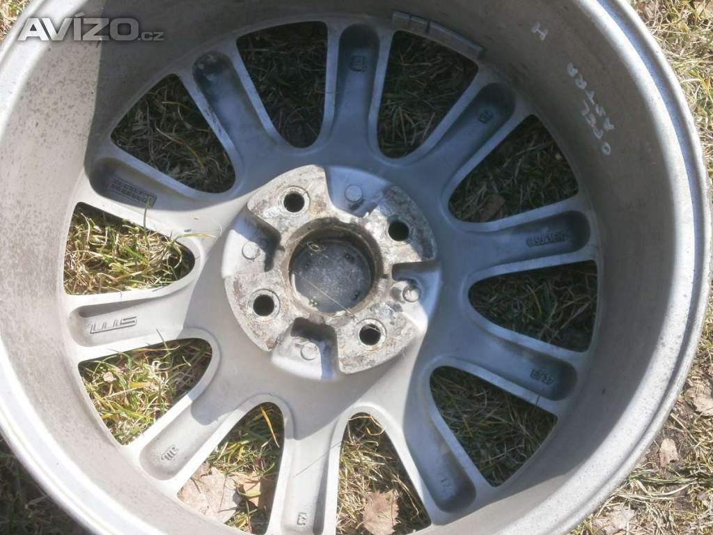 Foto inzerátu 4xOriginál Litá kola na OPEL ASTRA H velikost 16tky.