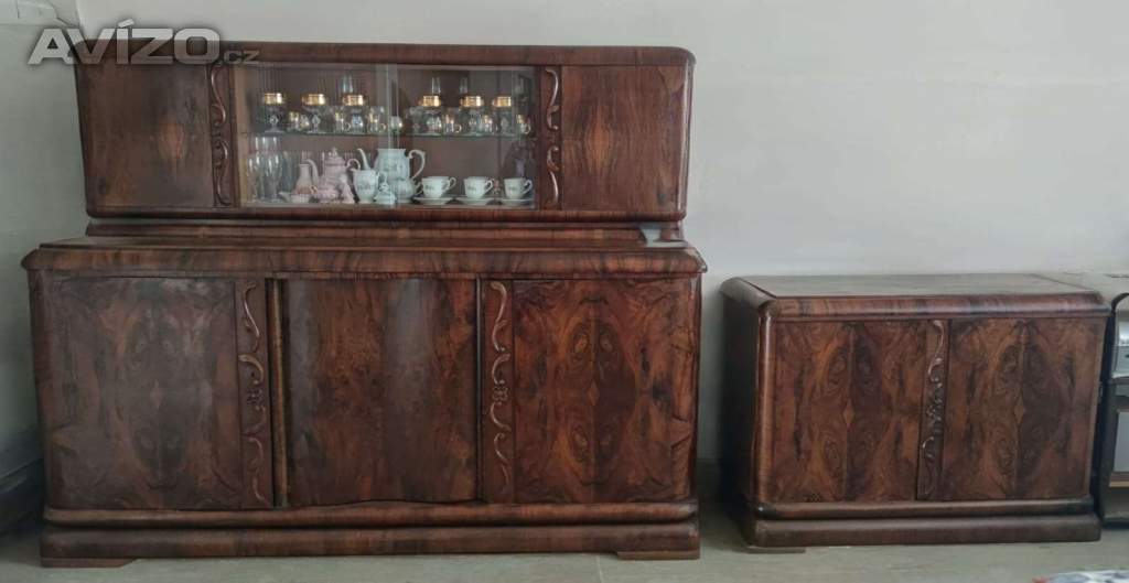 Starožitný sekretář a skřínka