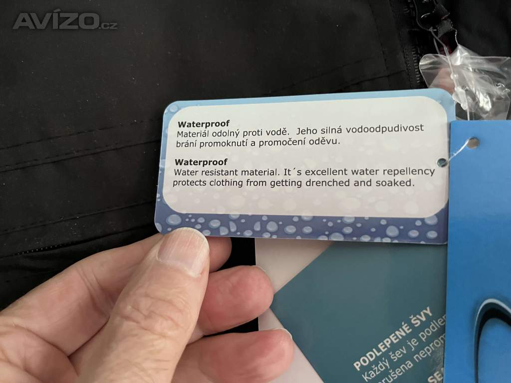 Foto inzerátu Pánská pracovní zimní bunda zapínáním na zip kryté légou 