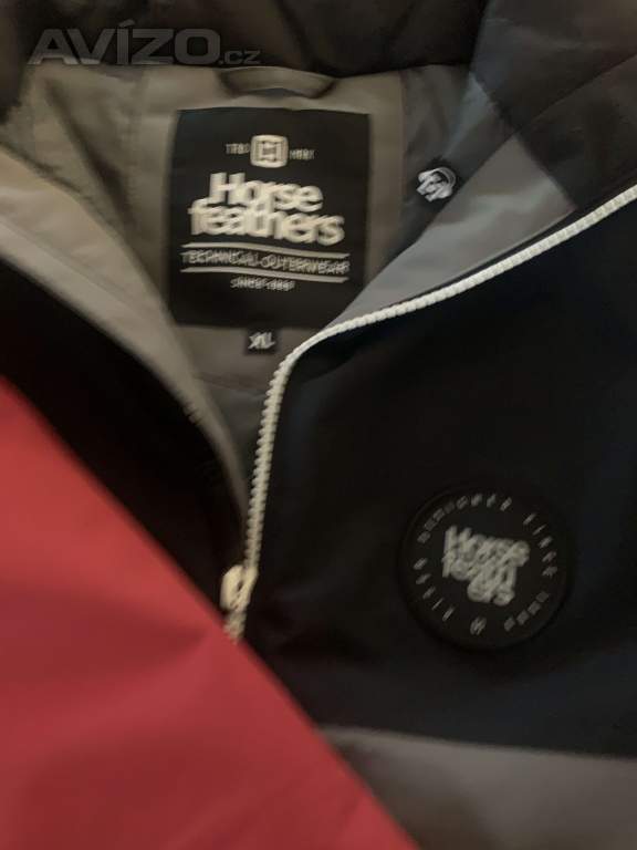 Foto inzerátu Bunda HORSEfeathers na snowboard